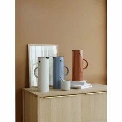 Bester Verkauf ❤️ Stelton EM77 Isolierkanne - 1000 Ml - Rust ❤️ 12 Bester Verkauf ❤️ Stelton EM77 Isolierkanne - 1000 Ml - Rust ❤️ -24 Bottles Geschäft unnamed file 1336